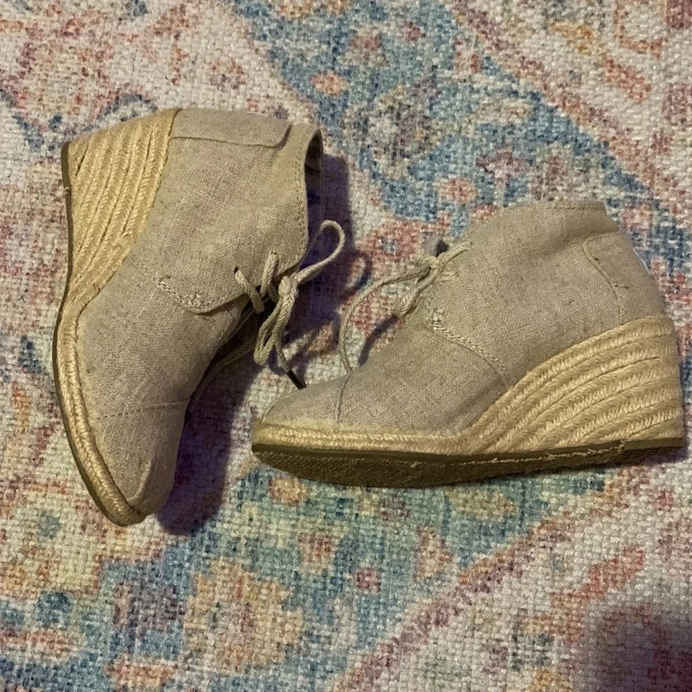 2‎ pairs TOMS Wedge Desert Natural Linen & Gray Ikat BOOTIES